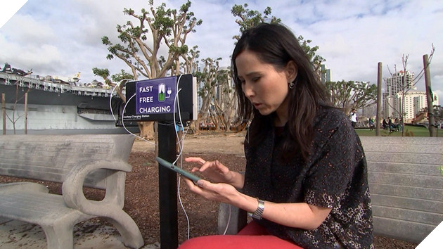 FBI cảnh báo người dùng không nên sạc thiết bị tại các trạm sạc công cộng