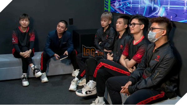 ĐTDV Mùa Xuân 2023: Cộng đồng mất niềm tin vào tương lai của Team Flash