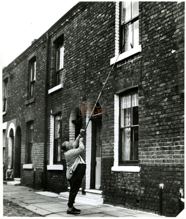 Con người thức dậy đúng giờ bằng cách nào, trước khi đồng hồ báo thức được phát minh?