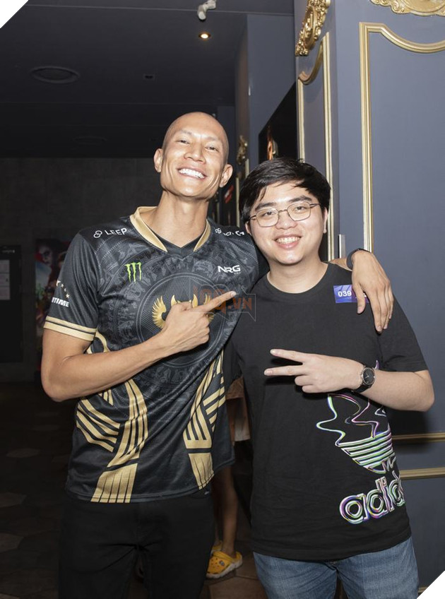 Bầu không khí bùng nổ như Bom Tấn tại chung kết VCS Hừng Đông 2023 4