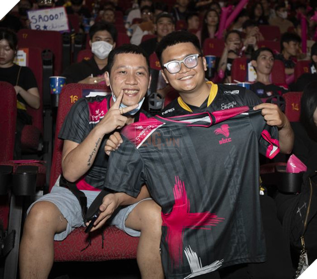 Bầu không khí bùng nổ như Bom Tấn tại chung kết VCS Hừng Đông 2023 9