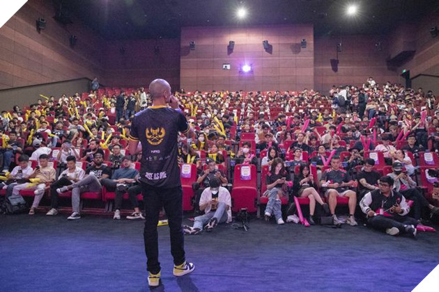 Bầu không khí bùng nổ như Bom Tấn tại chung kết VCS Hừng Đông 2023 11