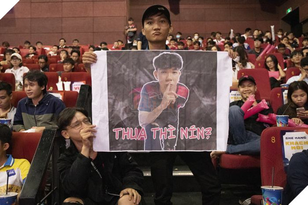 Bầu không khí bùng nổ như Bom Tấn tại chung kết VCS Hừng Đông 2023 28