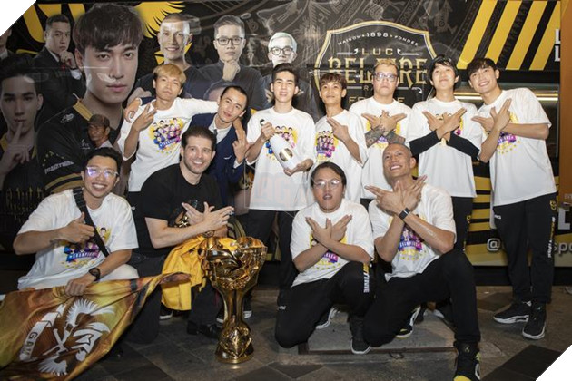 Màn diễu hành Hoành Tráng của Nhà Vô Địch VSC Hừng Đông 2023 3