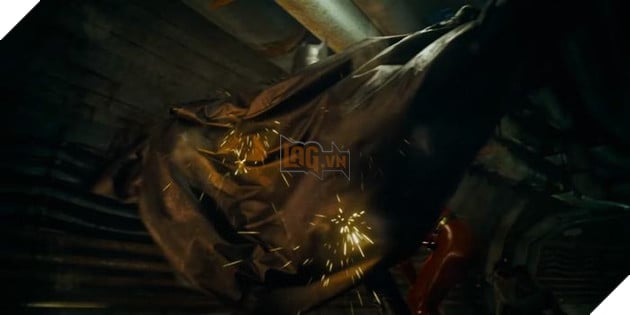 Supergirl, hai Flash và hai Batman bùng nổ trong trailer mới của The Flash tại CinemaCon 2023 13