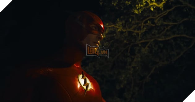 Supergirl, hai Flash và hai Batman bùng nổ trong trailer mới của The Flash tại CinemaCon 2023 3