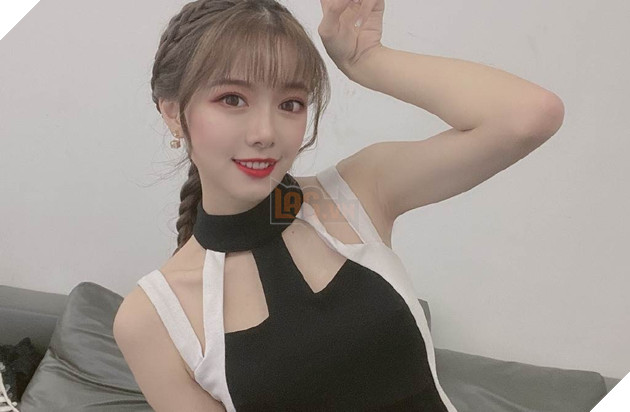 LMHT: Nữ MC xinh đẹp của LPL quyết đinh chuyển sang hoạt động cho DOTA 2