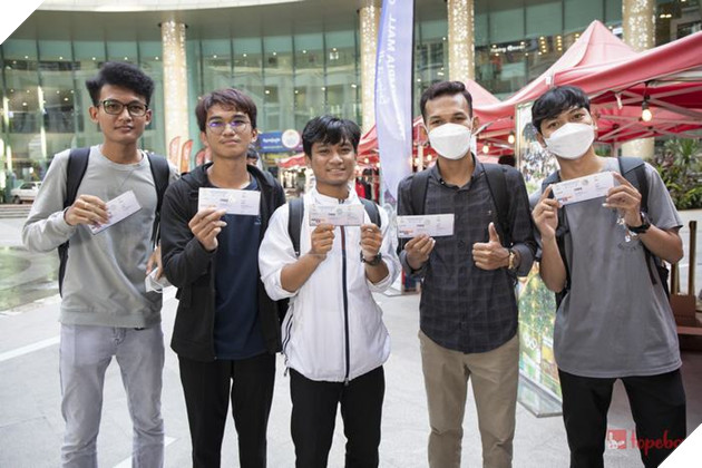 SEA Games 32: Hàng ngàn người hâm mộ Mobile Legends Bang Bang hội tụ để nhận vé miễn phí 2