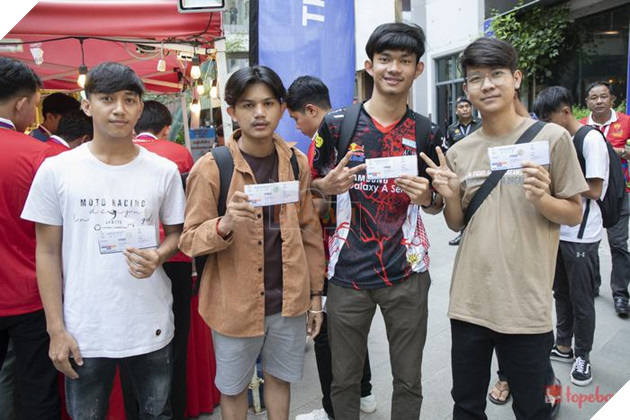 SEA Games 32: Hàng ngàn người hâm mộ Mobile Legends Bang Bang hội tụ để nhận vé miễn phí 3