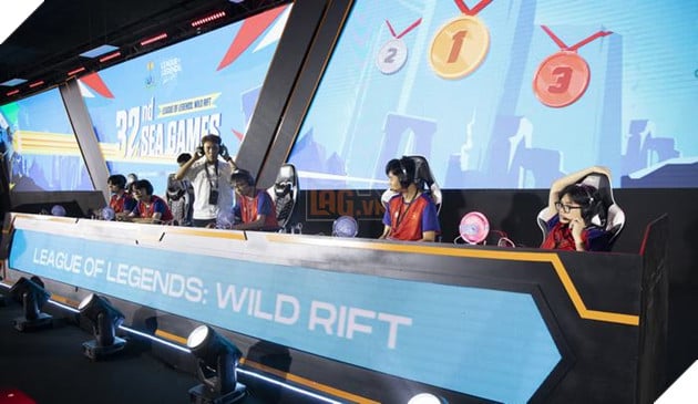 SEA Games 32: Đội tuyển quốc gia Việt Nam lên tinh thần trước giờ ra quân Tốc Chiến 2