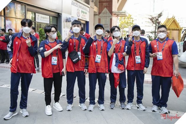 SEA Games 32: Đội tuyển quốc gia Việt Nam lên tinh thần trước giờ ra quân Tốc Chiến 5