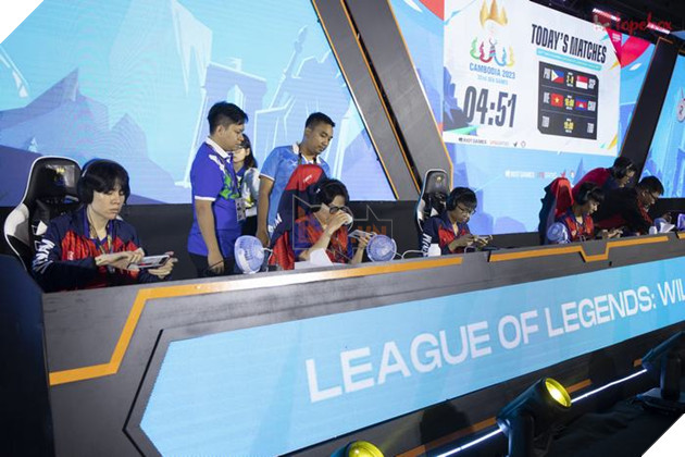 SEA Games 32: Toàn cảnh ngày thi đấu khai mạc với AK2 và Liên Minh Tốc Chiến 9