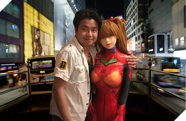 người đàn ông cưới asuka evangelion