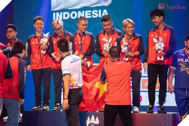 SEA Games 32: Phỏng vấn Đội tuyển CF Việt Nam sau chiếc Huy chương Vàng đầu tiên