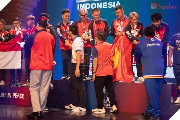 SEA Games 32: Toàn cảnh ngày thi đấu Esports thứ tư - CF Việt Nam đoạt HCV, VALORANT bước tiếp 21