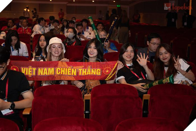 SEA Games 32: Toàn cảnh ngày thi đấu Esports thứ tư - CF Việt Nam đoạt HCV, VALORANT bước tiếp 13