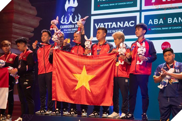 SEA Games 32: Toàn cảnh ngày thi đấu Esports thứ tư - CF Việt Nam đoạt HCV, VALORANT bước tiếp 2