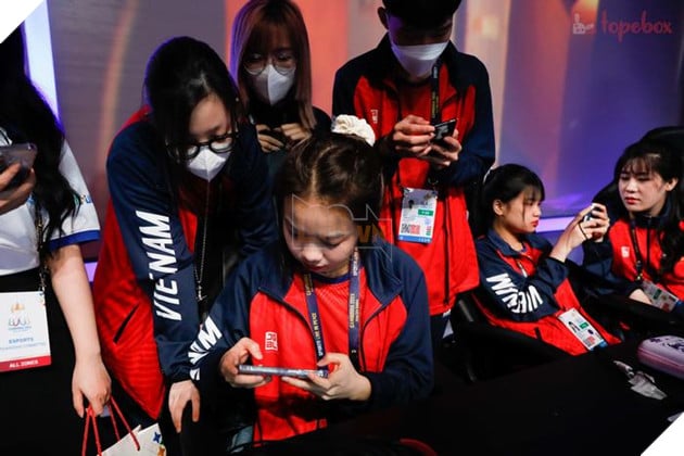 SEA Games 32: Mobile Legends Bang Bang nữ Việt Nam tranh hạng Ba Tư 5