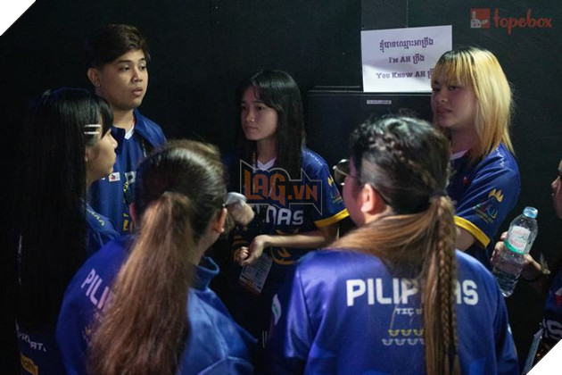 SEA Games 32: Loạt ảnh đầy cảm xúc của Mobile Legends: Bang Bang nữ, PUBG Mobile mở màn 21