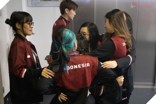 SEA Games 32: Loạt ảnh đầy cảm xúc của Mobile Legends: Bang Bang nữ, PUBG Mobile mở màn 26