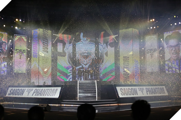 Chung kết ĐTDV Mùa Xuân 2023: Liệu chim vàng có thể hạ gục những bóng ma? 18