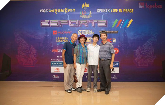 SEA Games 32: Sức hút của thể thao điện tử lan tỏa đến các cổ động viên lớn tuổi 2