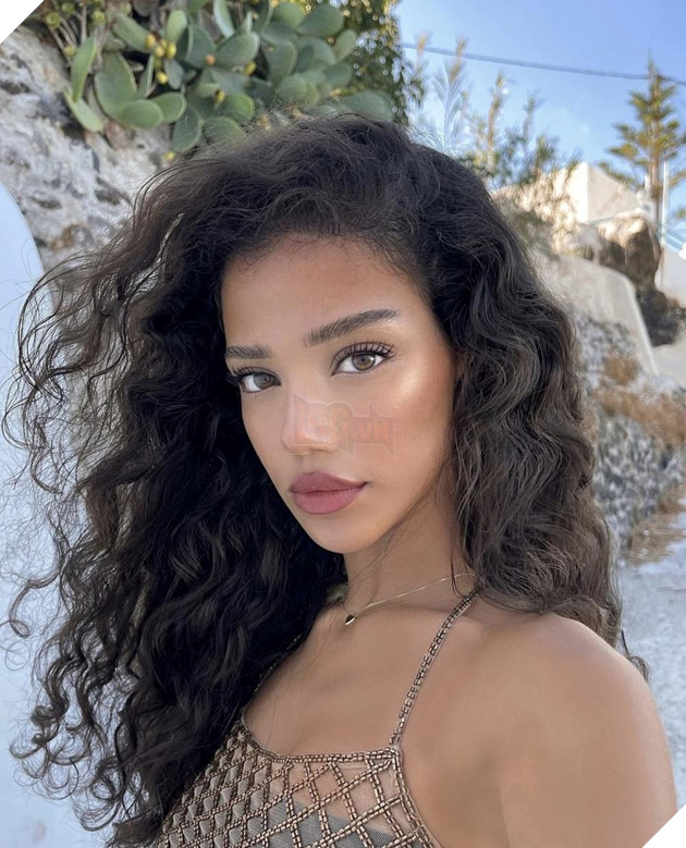 Chân dung nữ diễn viên bị hụt vai Nàng Tiên Cá đang khiến cư dân mạng chao đảo vì quá xinh