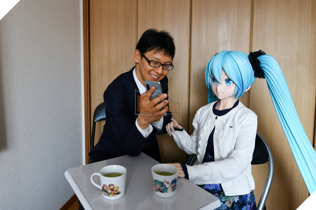 Cuộc sống hiện tại của nam thanh niên cưới Hatsune Miku giờ như thế nào? 4