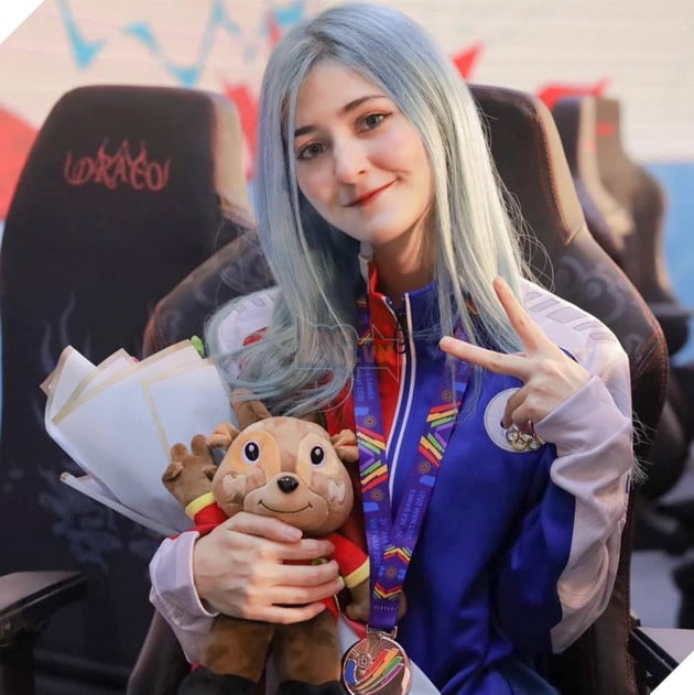 Cựu tuyển thủ Tốc Chiến nữ Thái Lan bất ngờ mở tài khoản trên một nền tảng trả phí