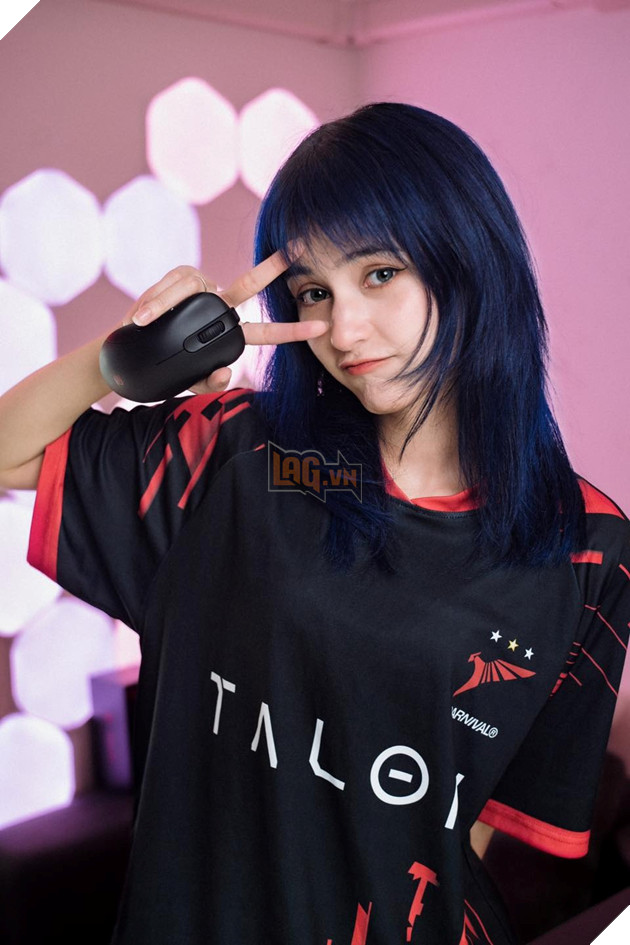 Cựu tuyển thủ Tốc Chiến nữ Thái Lan bất ngờ mở tài khoản trên một nền tảng trả phí