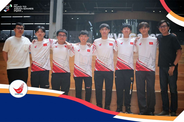 Glory mang tông lào đi họp đội tuyển LMHT Việt Nam, Team Whales loạt giày xịn sò để bù đắp