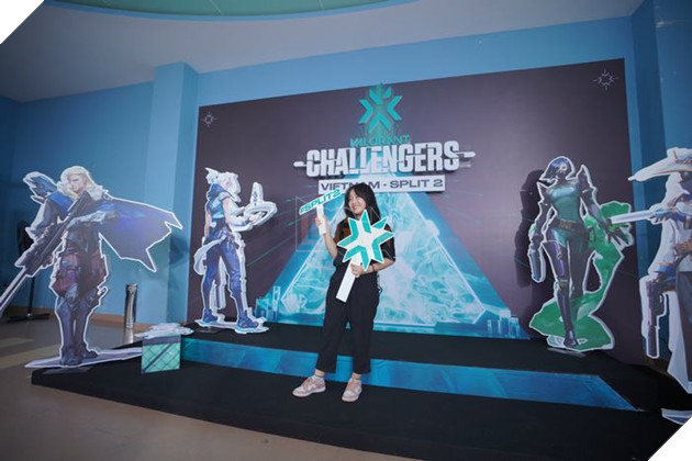 VALORANT: Hàng nghìn người đến theo dõi Playoffs VCT Challengers Vietnam Split 2 10
