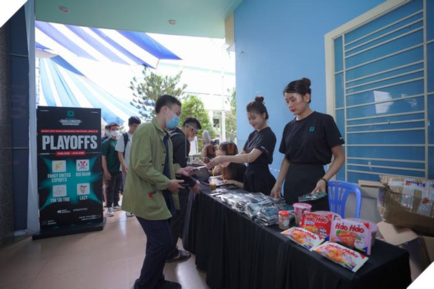 VALORANT: Hàng nghìn người đến theo dõi Playoffs VCT Challengers Vietnam Split 2 6