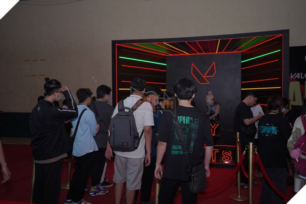 VALORANT: Hàng nghìn người đến theo dõi Playoffs VCT Challengers Vietnam Split 2 12