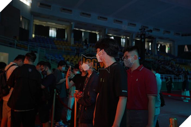 VALORANT: Hàng nghìn người đến theo dõi Playoffs VCT Challengers Vietnam Split 2 16