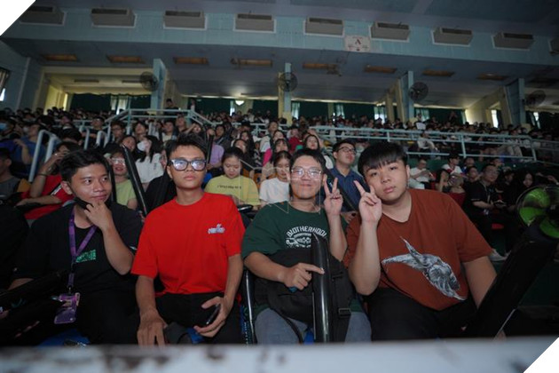 VALORANT: Hàng nghìn người đến theo dõi Playoffs VCT Challengers Vietnam Split 2 20