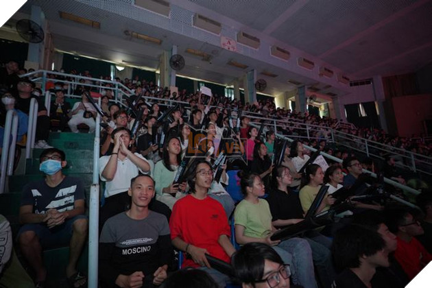 VALORANT: Hàng nghìn người đến theo dõi Playoffs VCT Challengers Vietnam Split 2 27