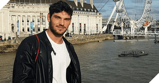 The Little Mermaid lại vướng lùm xùm khi tuyển diễn viên 18+ cho vai quần chúng