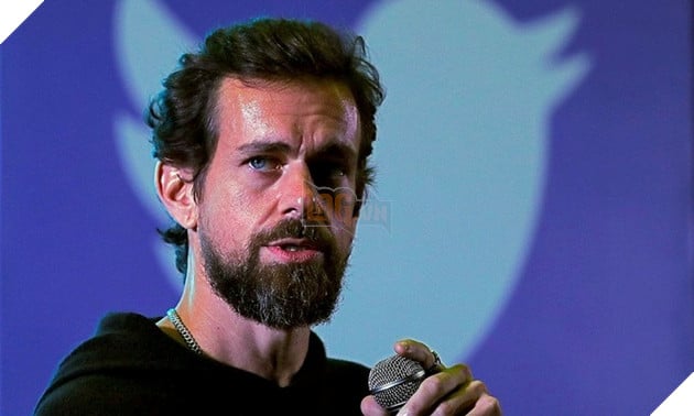 Cựu CEO Twitter cảnh báo về con người tương lai sẽ bị dính chặt với VR