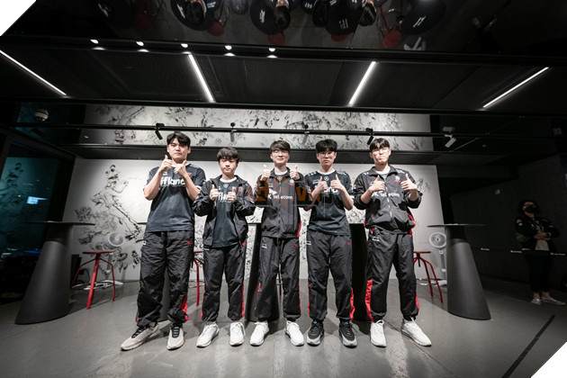 LMHT: Gumayusi chia sẻ thật tình về tầm quan trọng của Faker trong đội hình T1