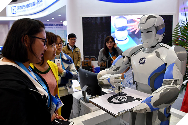 Trung Quốc thắt chặt các quy định quản lý AI sáng tạo