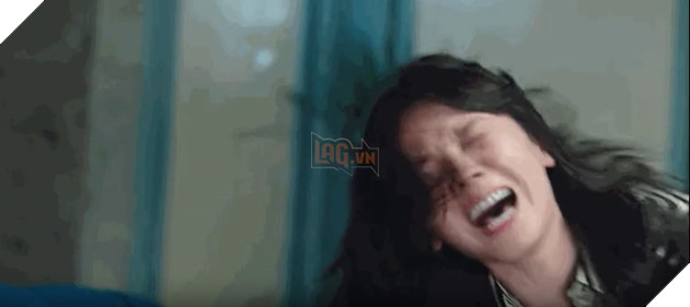 Nữ chính U50 vẫn cố đóng vai ngôn tình bên trai trẻ khiến người xem hoang mang cực độ