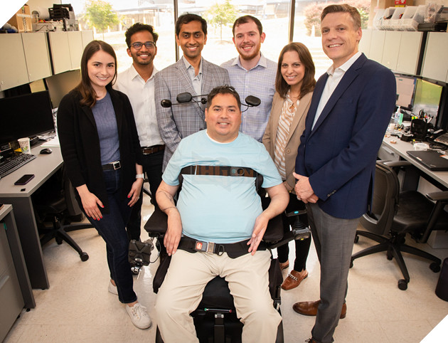 Cấy chip AI vào não giúp người liệt lấy lại được cảm giác và cử động trở lại