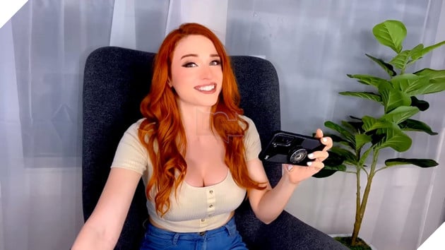 AriGameplays vượt mặt Amouranth