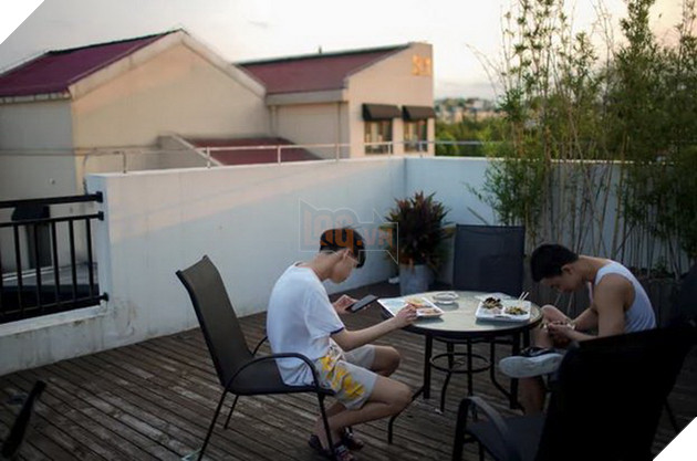 Trung Quốc tiếp tục muốn giảm giờ chơi game mobile của trẻ dưới 18 tuổi chỉ còn 2 giờ mỗi ngày 4