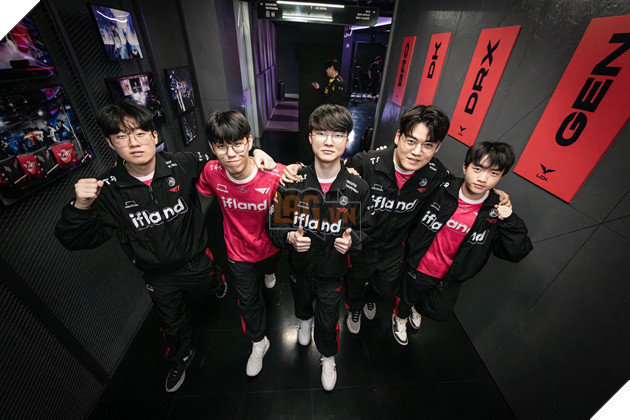 LMHT: HLV Tom cho biết sự xuất hiện của Poby khiến cho các thành viên T1 chịu áp lực lớn