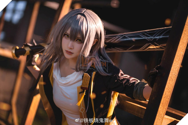 Honkai Star Rail: Chiêm ngưỡng bộ cosplay Nhà Khai Phá đẹp và gợi cảm không thua gì bản gốc 10