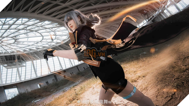 Honkai Star Rail: Chiêm ngưỡng bộ cosplay Nhà Khai Phá đẹp và gợi cảm không thua gì bản gốc 12