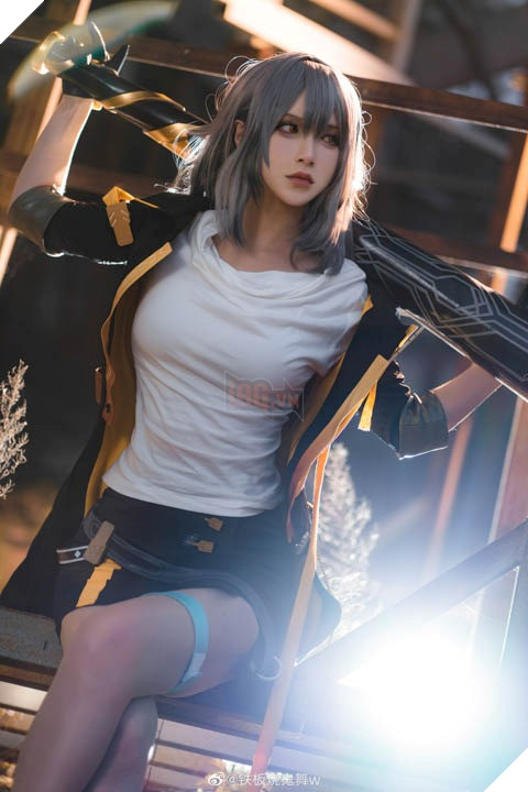 Honkai Star Rail: Chiêm ngưỡng bộ cosplay Nhà Khai Phá đẹp và gợi cảm không thua gì bản gốc 6
