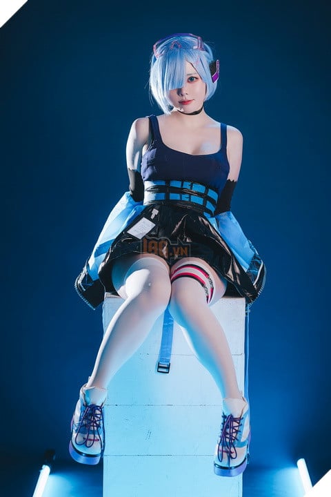 Chiêm ngưỡng bộ Cosplay Rem phiên bản hiện đại trong bộ Re:Zero − Starting Life in Another World 4